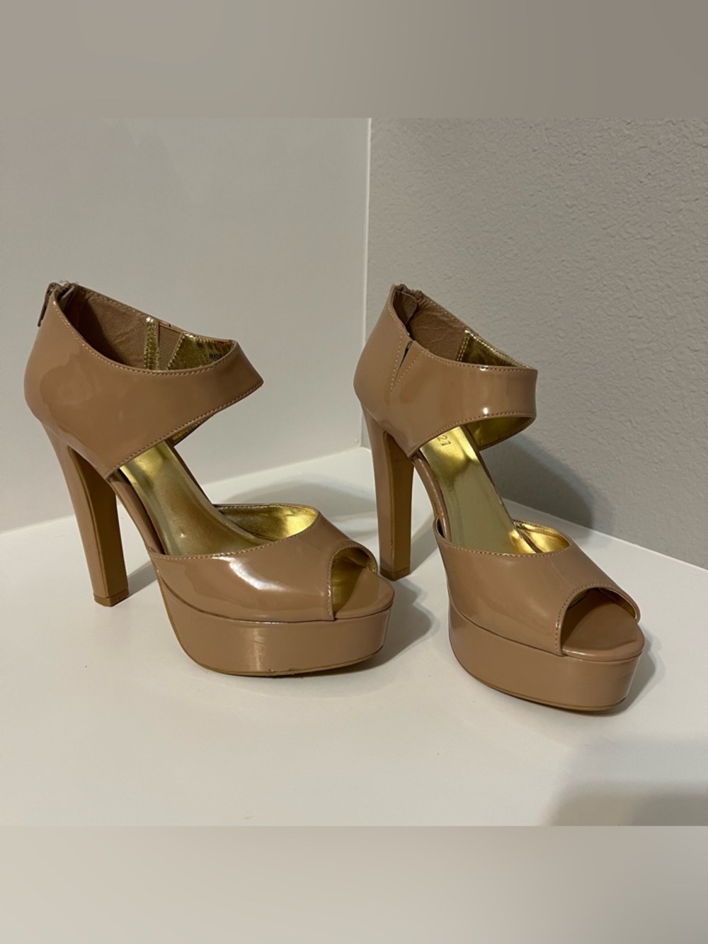 Forever 21 patent nude block platform heels 8.5